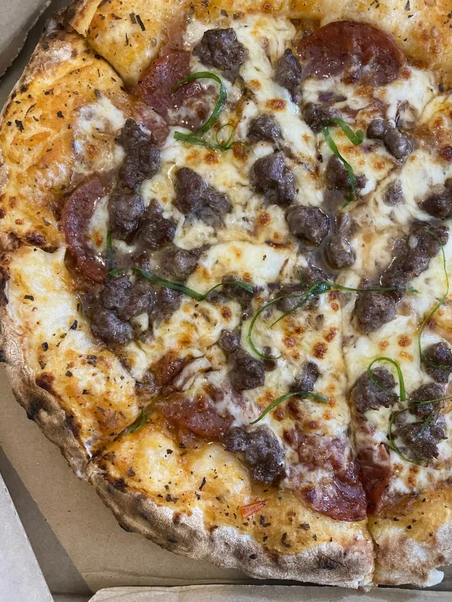 All-Meat Pizza (Neapolitan Pizza)