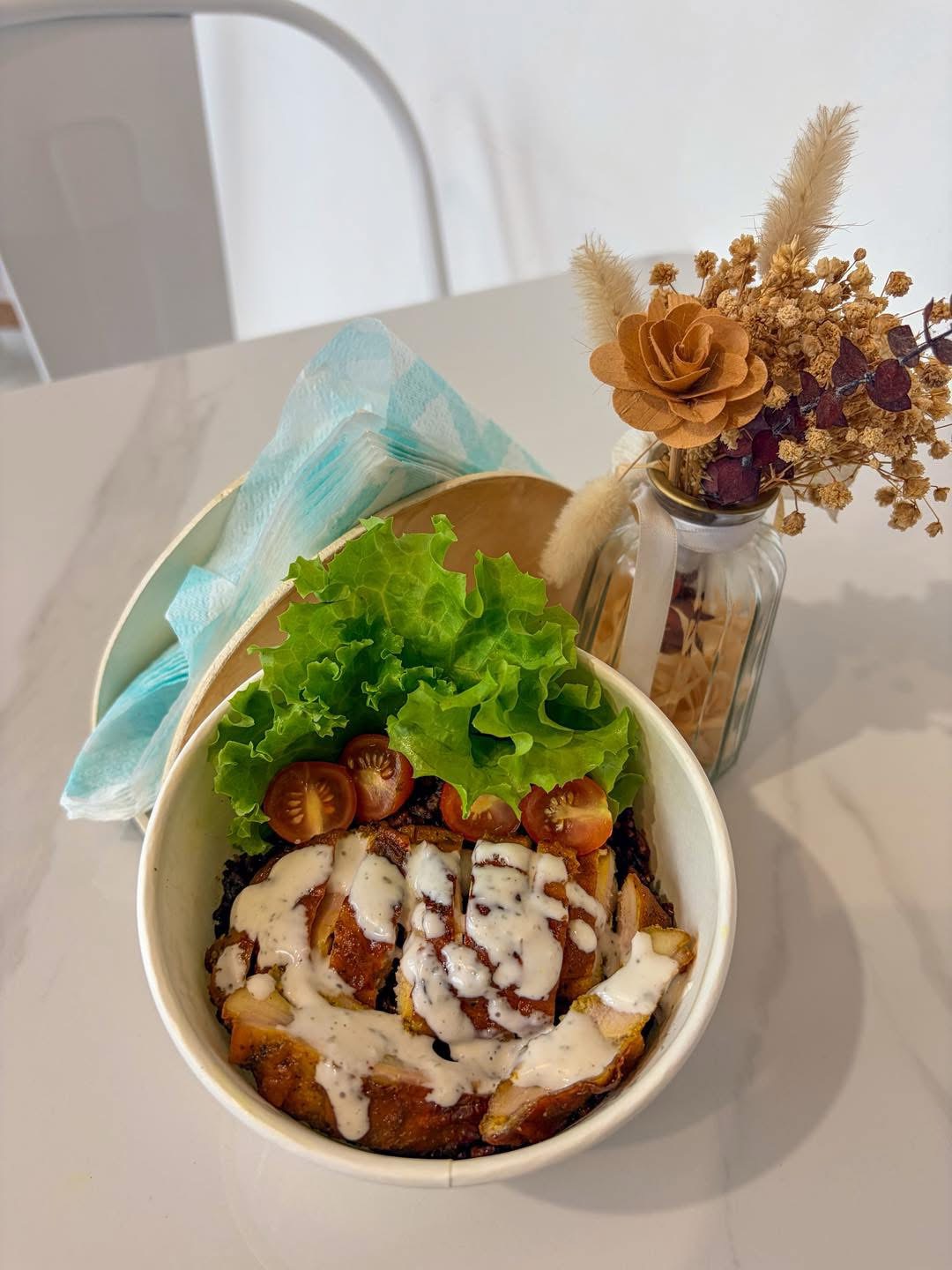 Shawarma Chicken Thighs W/Garlic Sauce