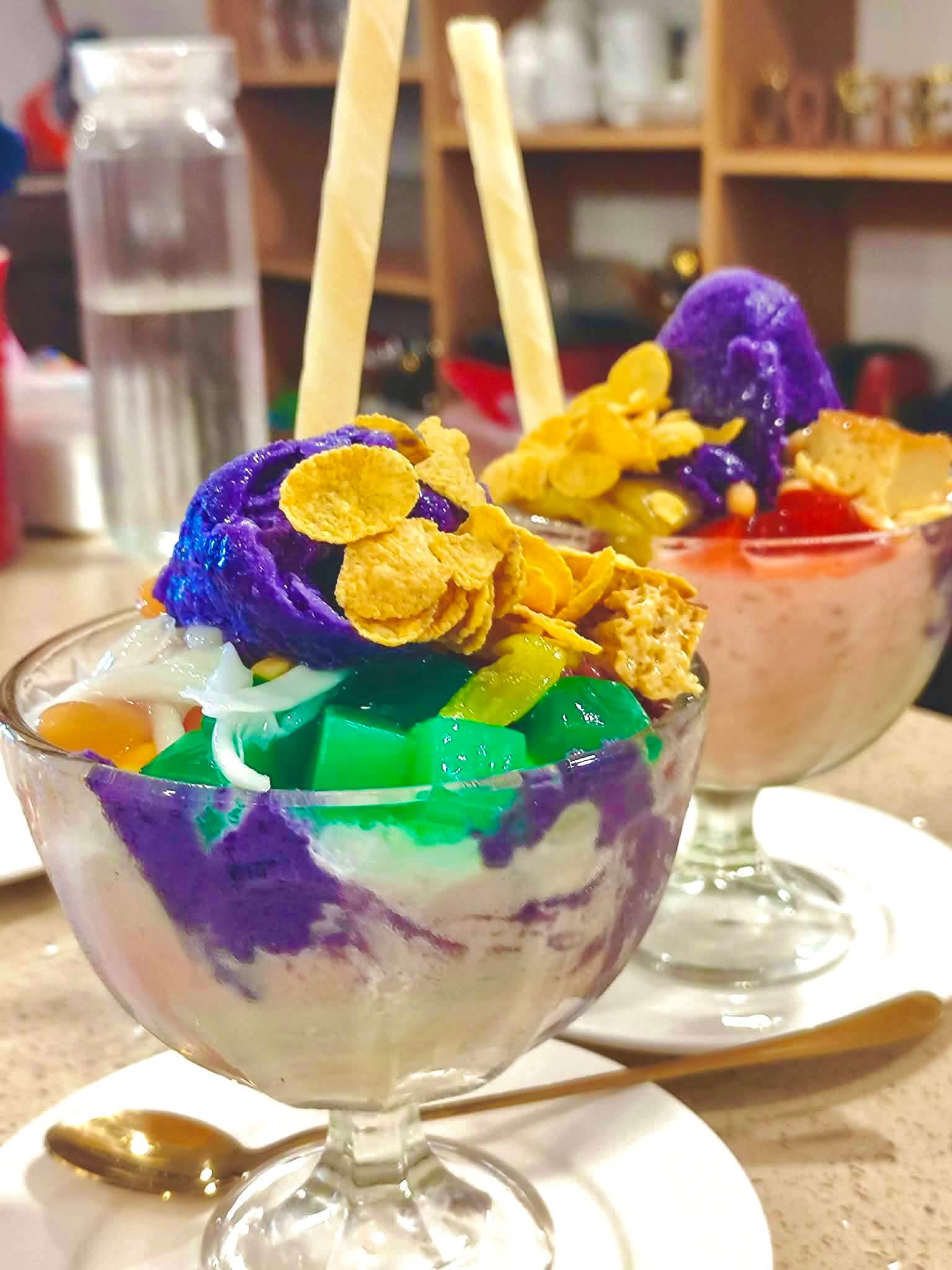Classic Halo-halo