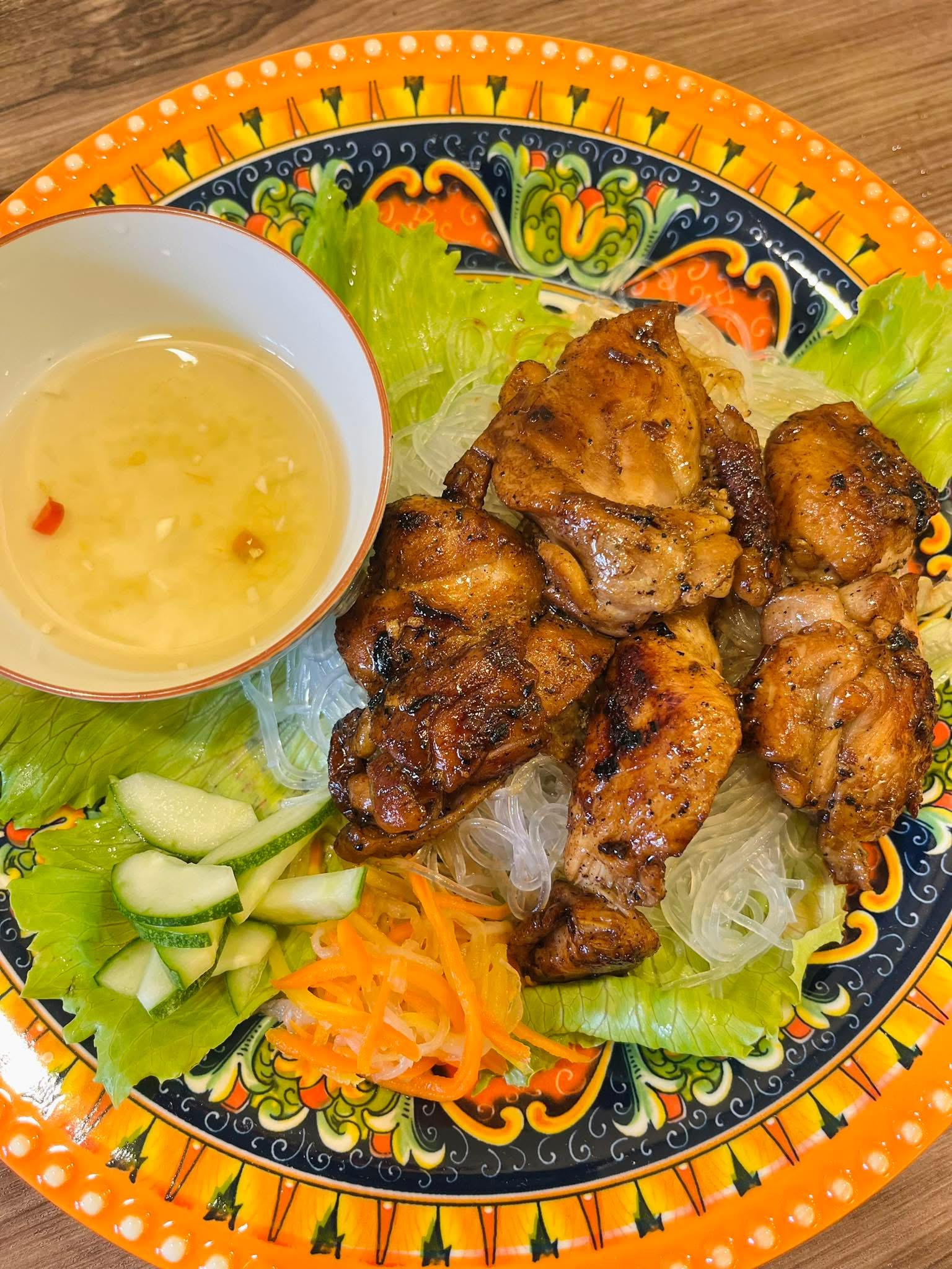 Vietnamese Lemongrass Chicken Noodle (Bún Gà Sà)