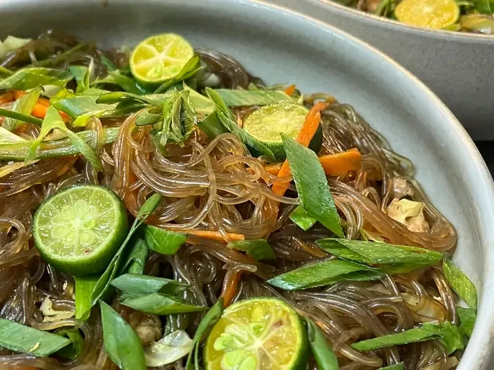 Sotanghon Guisado