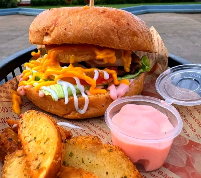 CS Burger & Real Fruit Smoothie